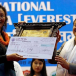 Who is Lhakpa Sherpa, this woman who climbed Everest for the 10th time?